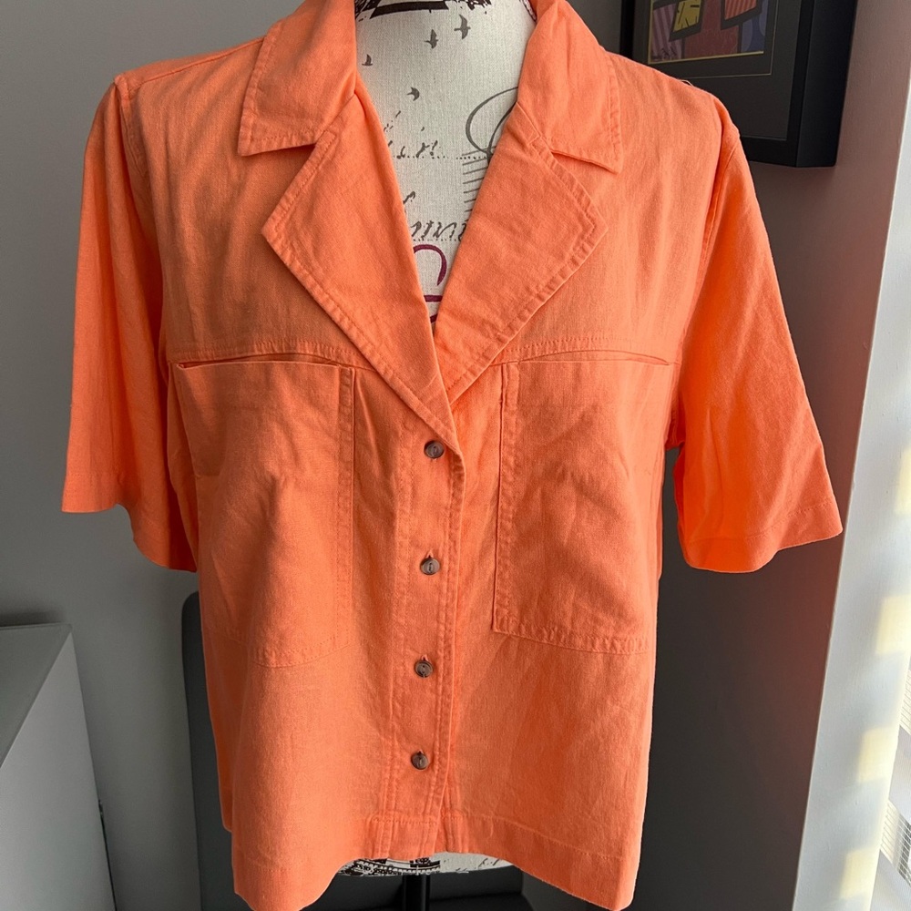 Universal Thread Short Sleeve Coral Button-Down Shirt Women’s Size XL
